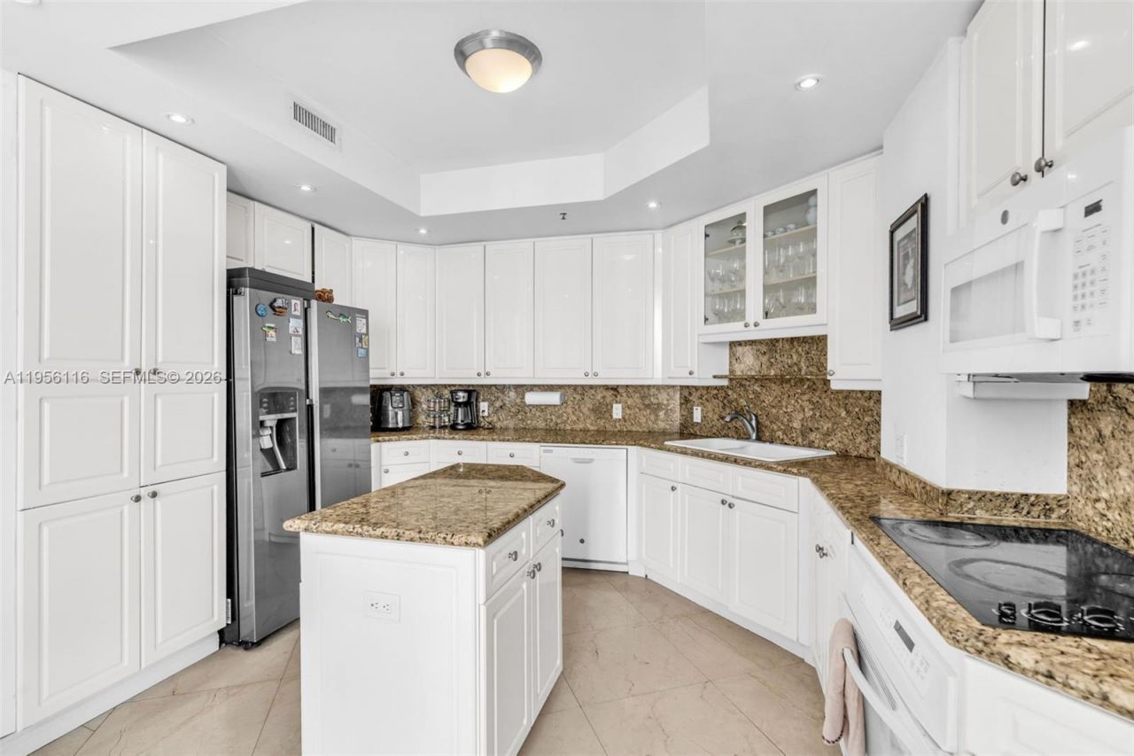 808 Brickell Key Dr, Unit 1808, Miami, FL 33131 Photo