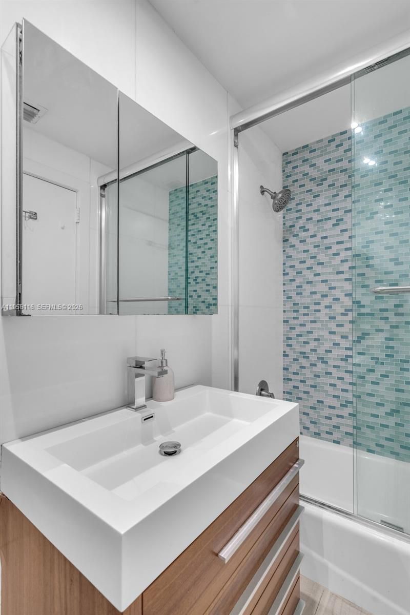 808 Brickell Key Dr, Unit 1808, Miami, FL 33131 Photo