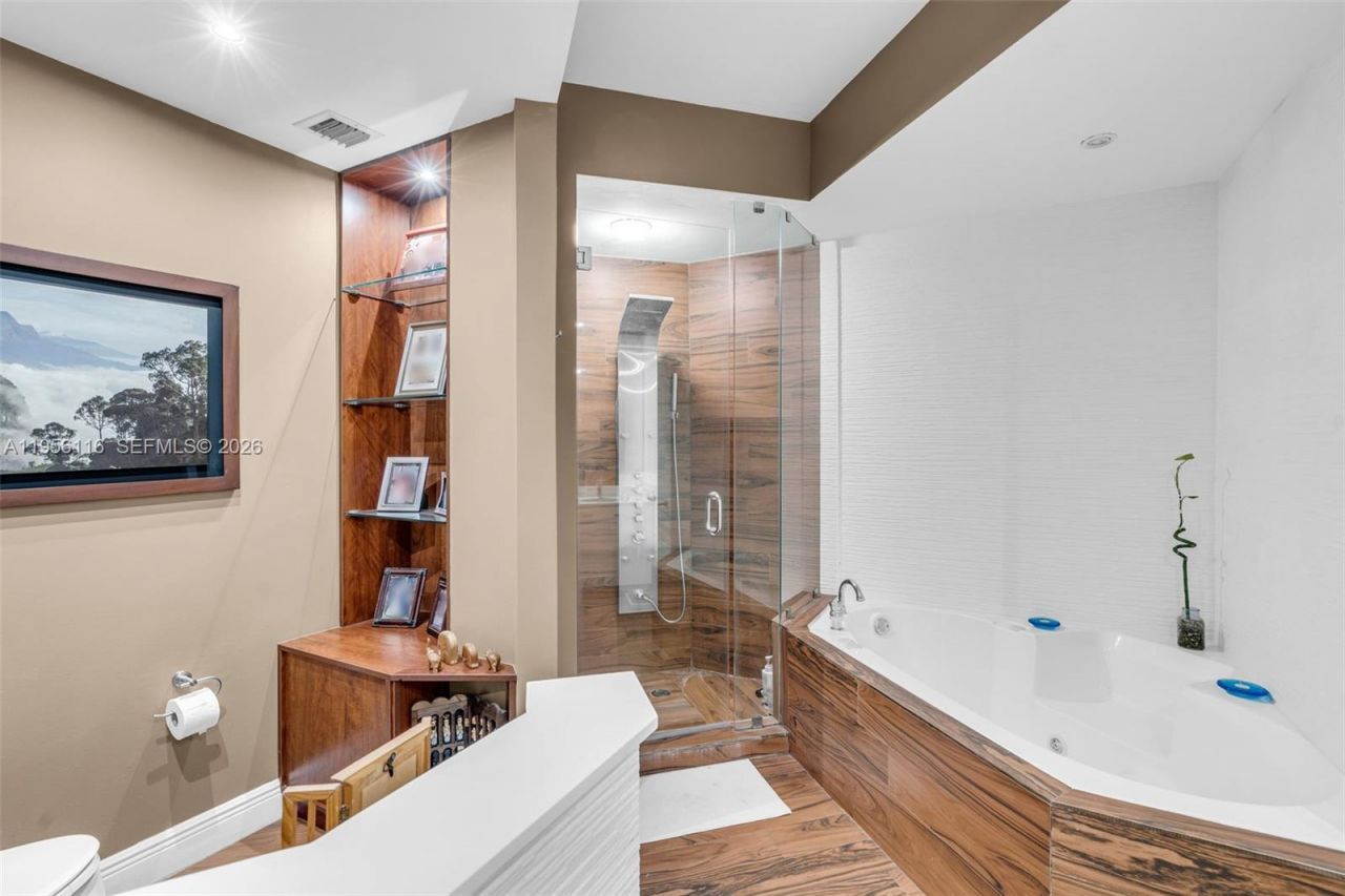 808 Brickell Key Dr, Unit 1808, Miami, FL 33131 Photo