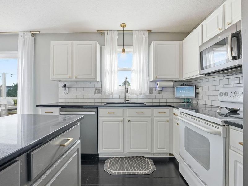 1534 Geranium Drive, Lewis Center, OH 43035 Photo 11