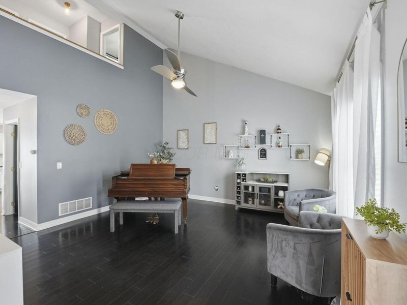 1534 Geranium Drive, Lewis Center, OH 43035 Photo 4