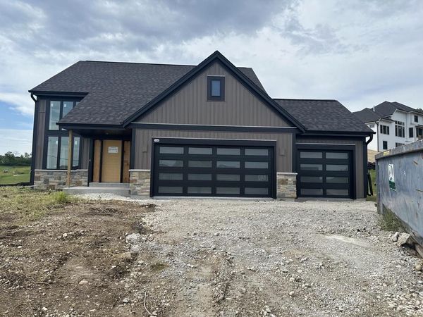 106 Retzer View COURT, Waukesha, WI 53188