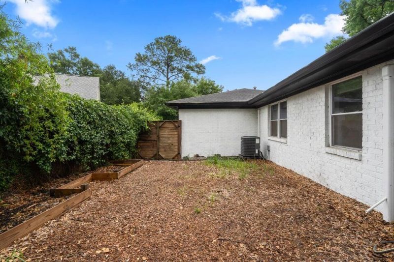 4619 Jenkins Avenue Photo 6