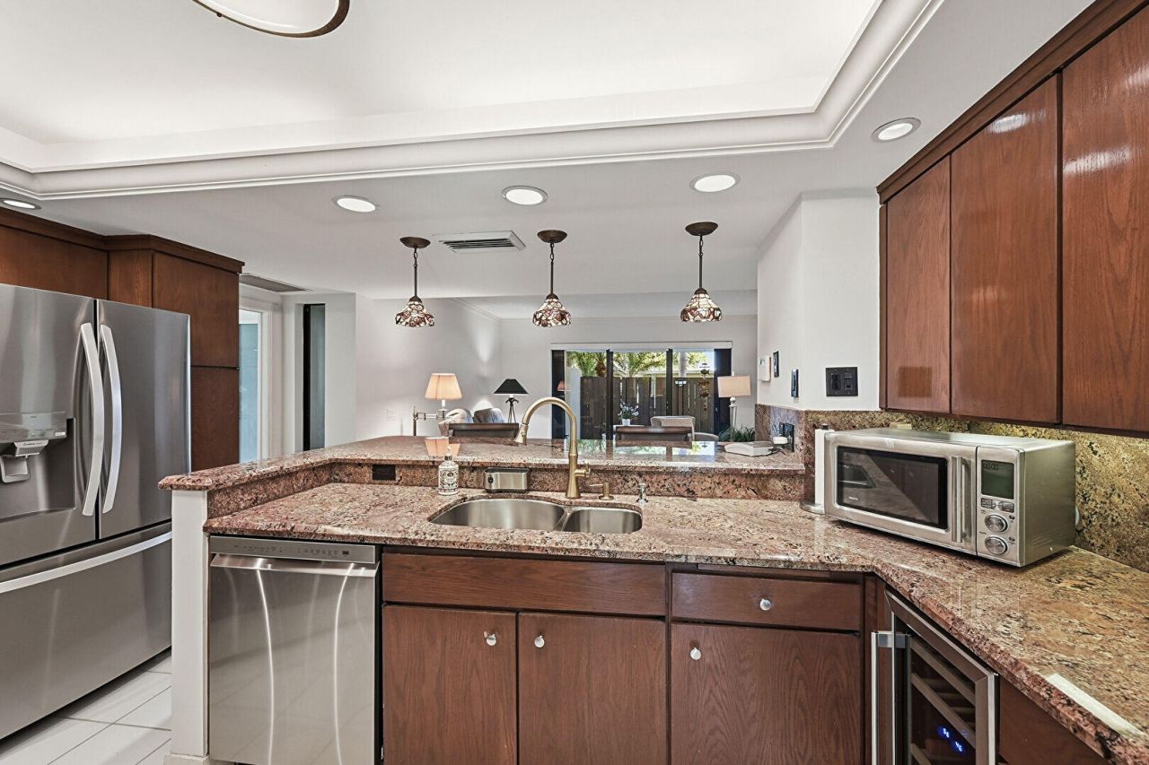 1109 E Marine Way E, Unit L1l + Boat, North Palm Beach, FL 33408 Photo