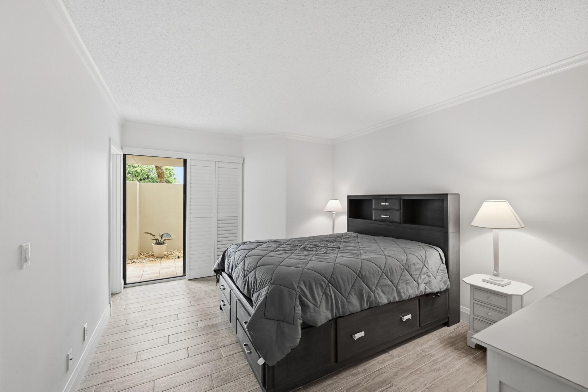 1109 E Marine Way E, Unit L1l + Boat, North Palm Beach, FL 33408 Photo