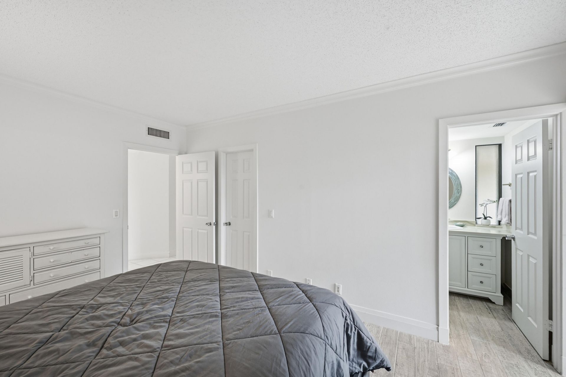 1109 E Marine Way E, Unit L1l + Boat, North Palm Beach, FL 33408 Photo