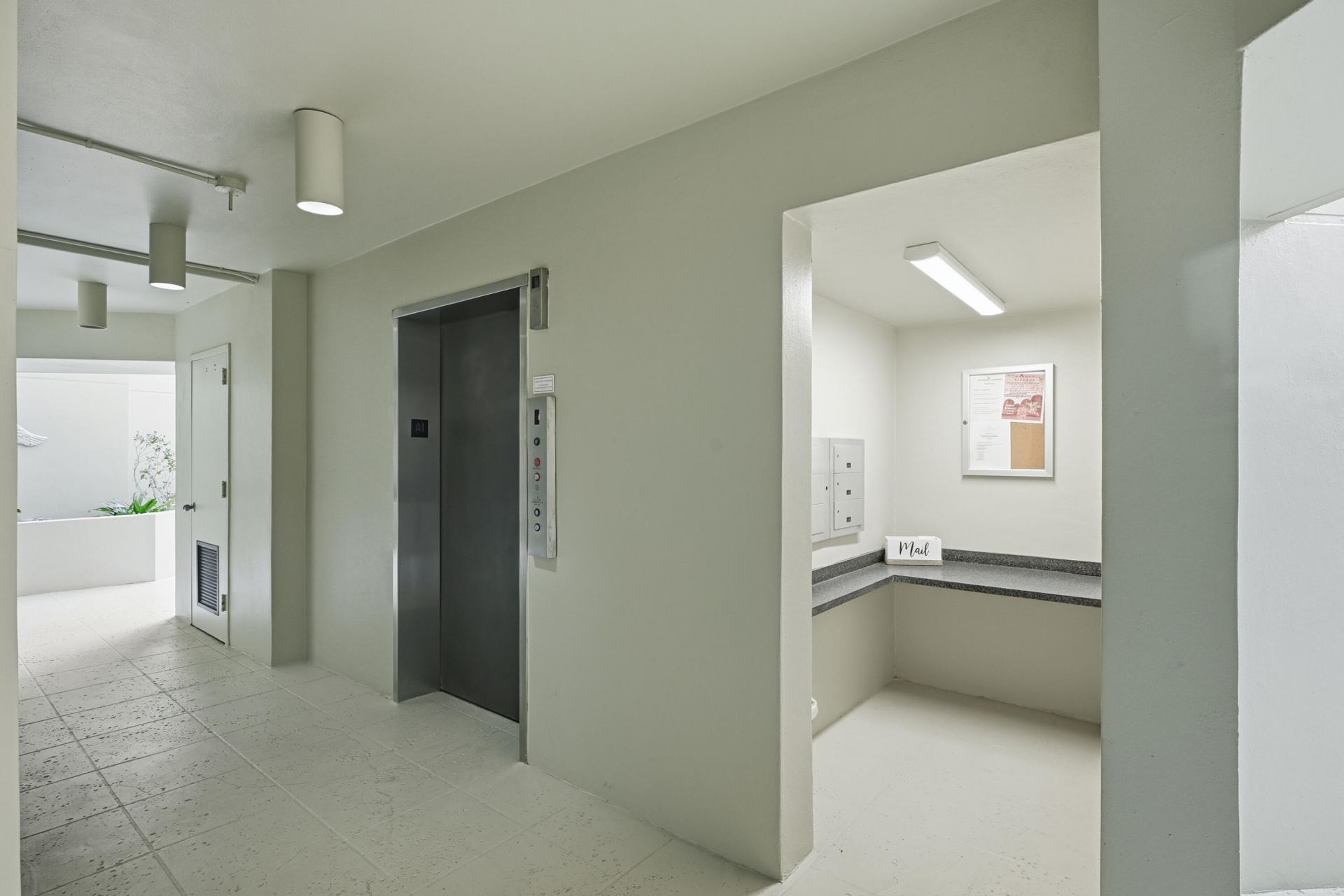 1109 E Marine Way E, Unit L1l + Boat, North Palm Beach, FL 33408 Photo