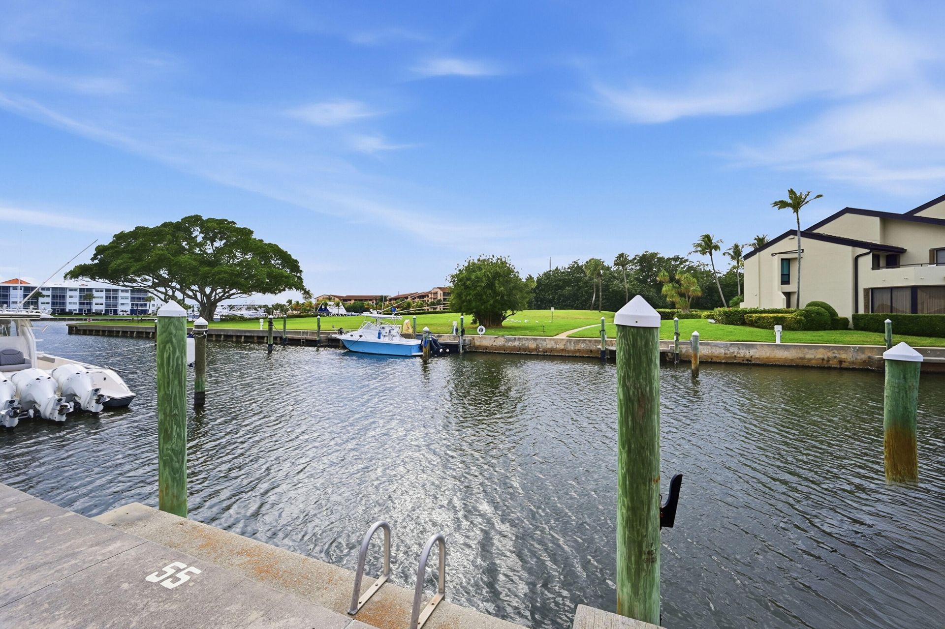 1109 E Marine Way E, Unit L1l + Boat, North Palm Beach, FL 33408 Photo