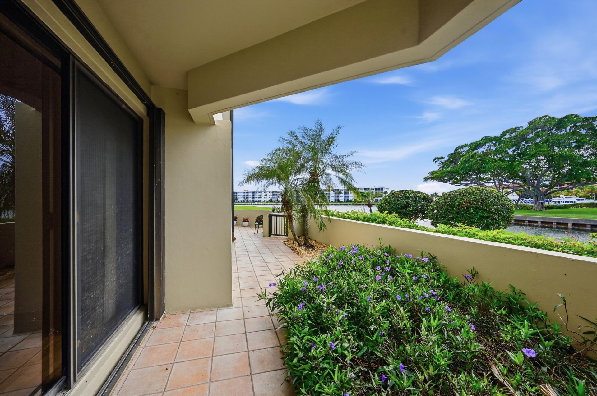 1109 E Marine Way E, Unit L1l + Boat, North Palm Beach, FL 33408 Photo