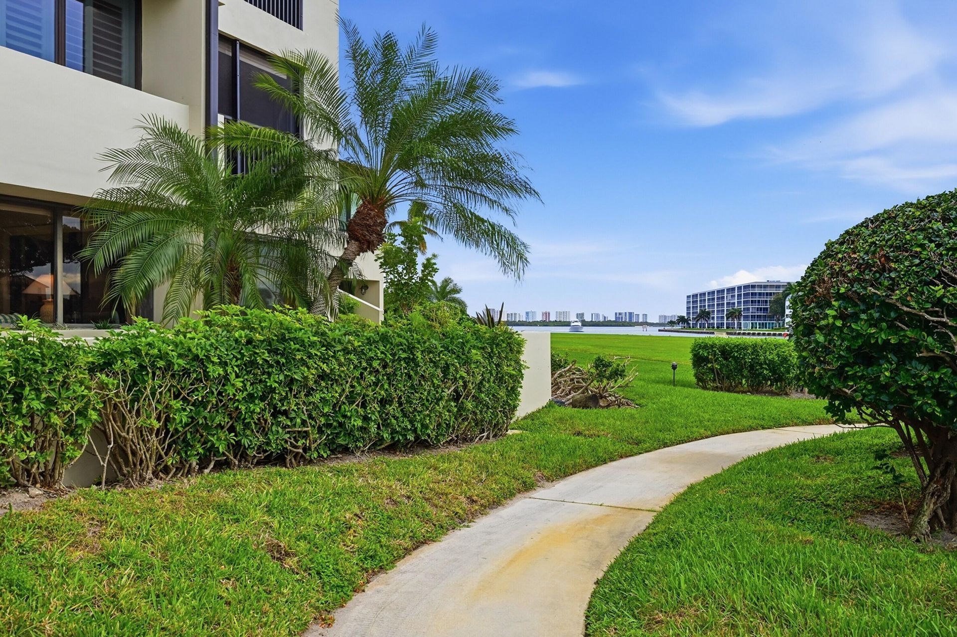 1109 E Marine Way E, Unit L1l + Boat, North Palm Beach, FL 33408 Photo