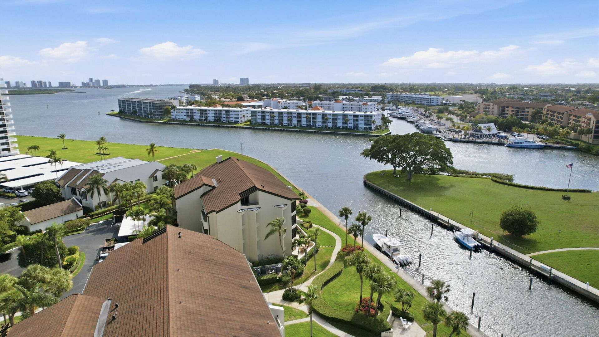 1109 E Marine Way E, Unit L1l + Boat, North Palm Beach, FL 33408 Photo