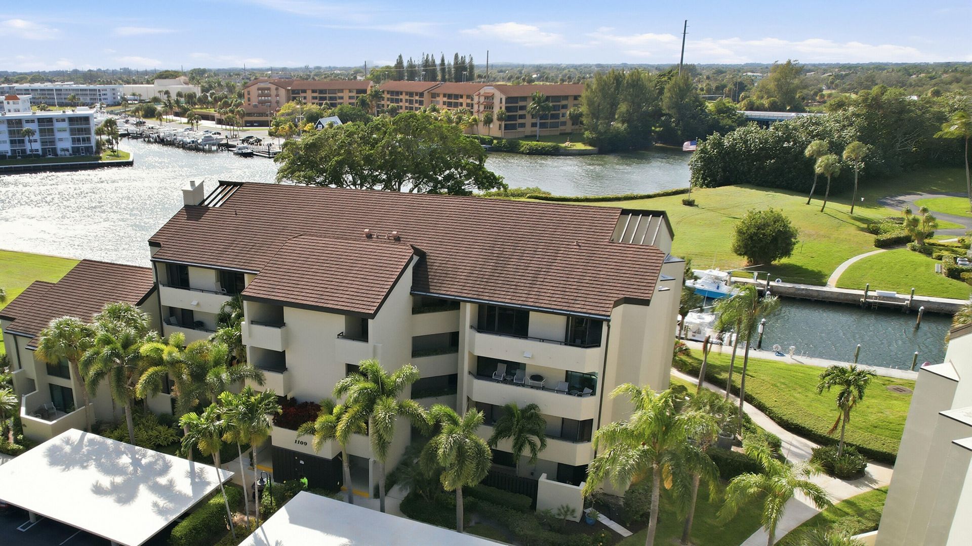 1109 E Marine Way E, Unit L1l + Boat, North Palm Beach, FL 33408 Photo