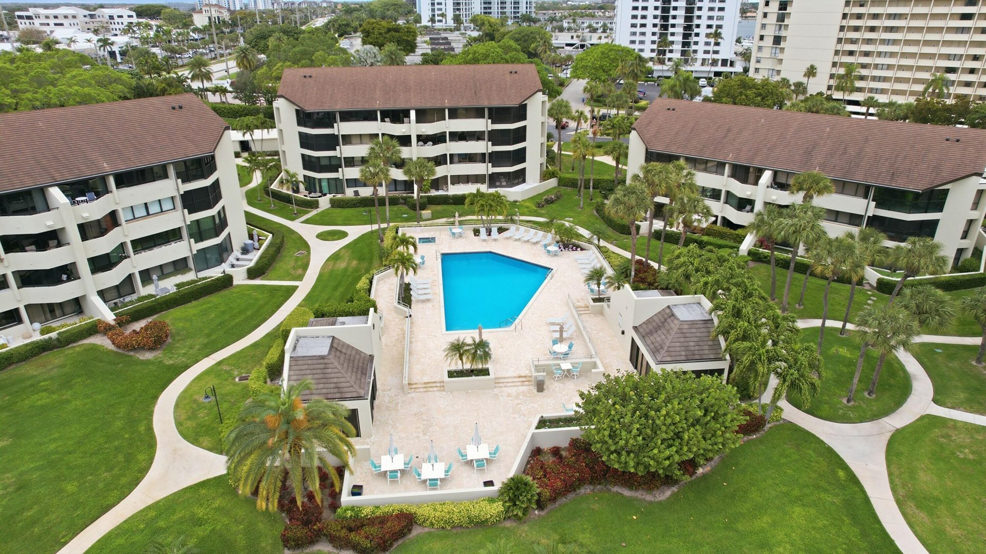 1109 E Marine Way E, Unit L1l + Boat, North Palm Beach, FL 33408 Photo