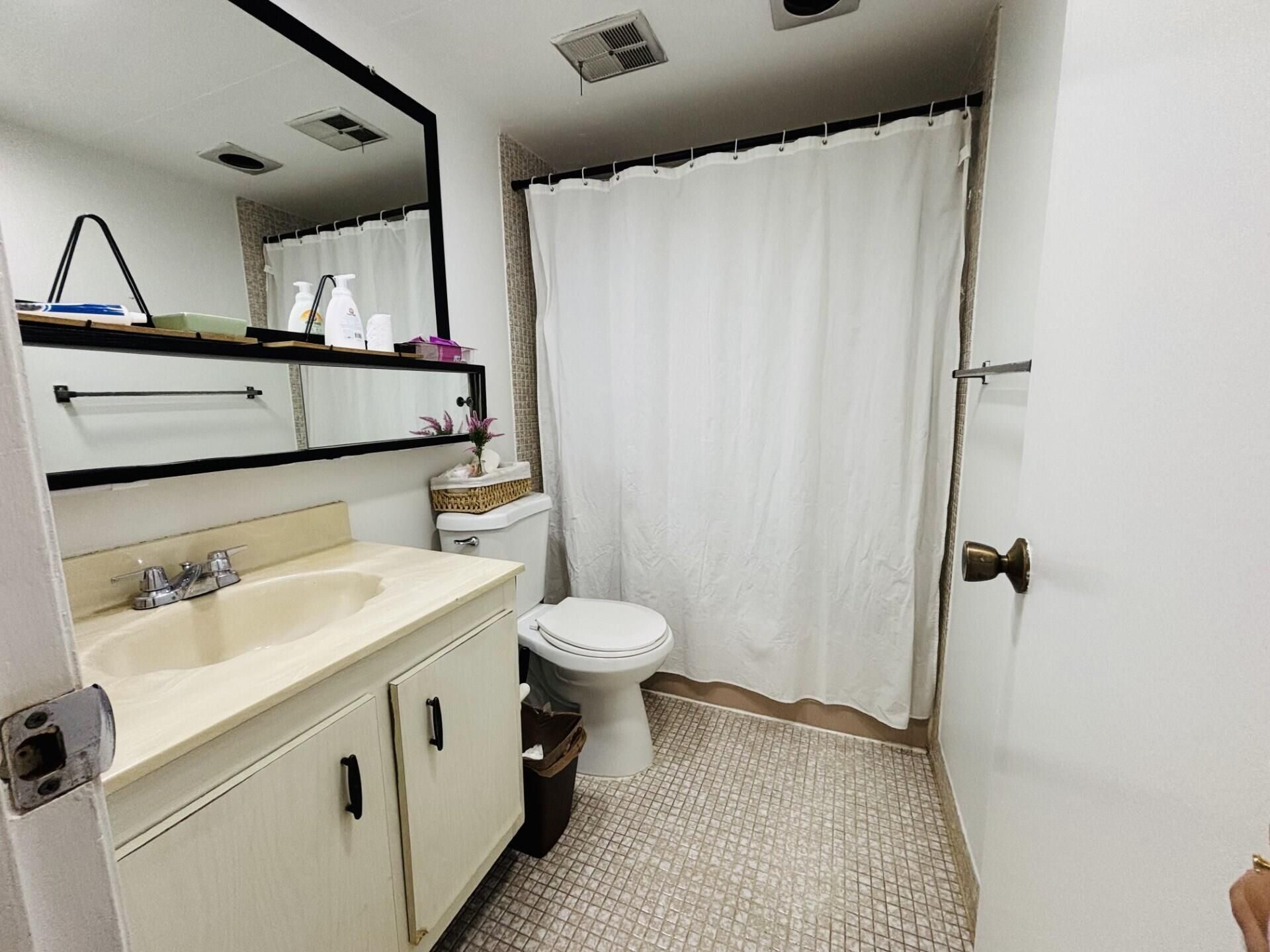 7300 NW 17th Street, Unit 202, Plantation, FL 33313 Photo