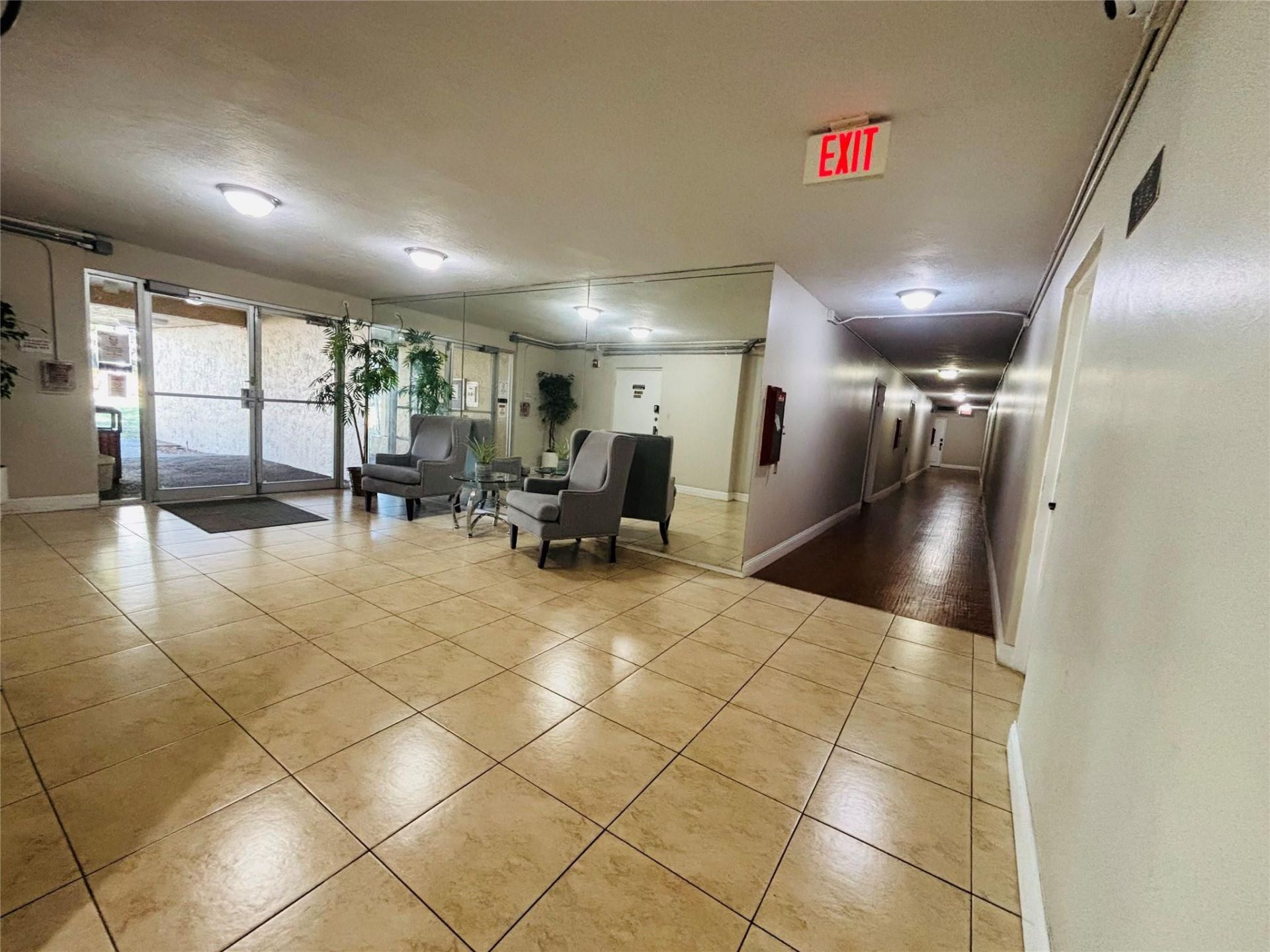 7300 NW 17th Street, Unit 202, Plantation, FL 33313 Photo