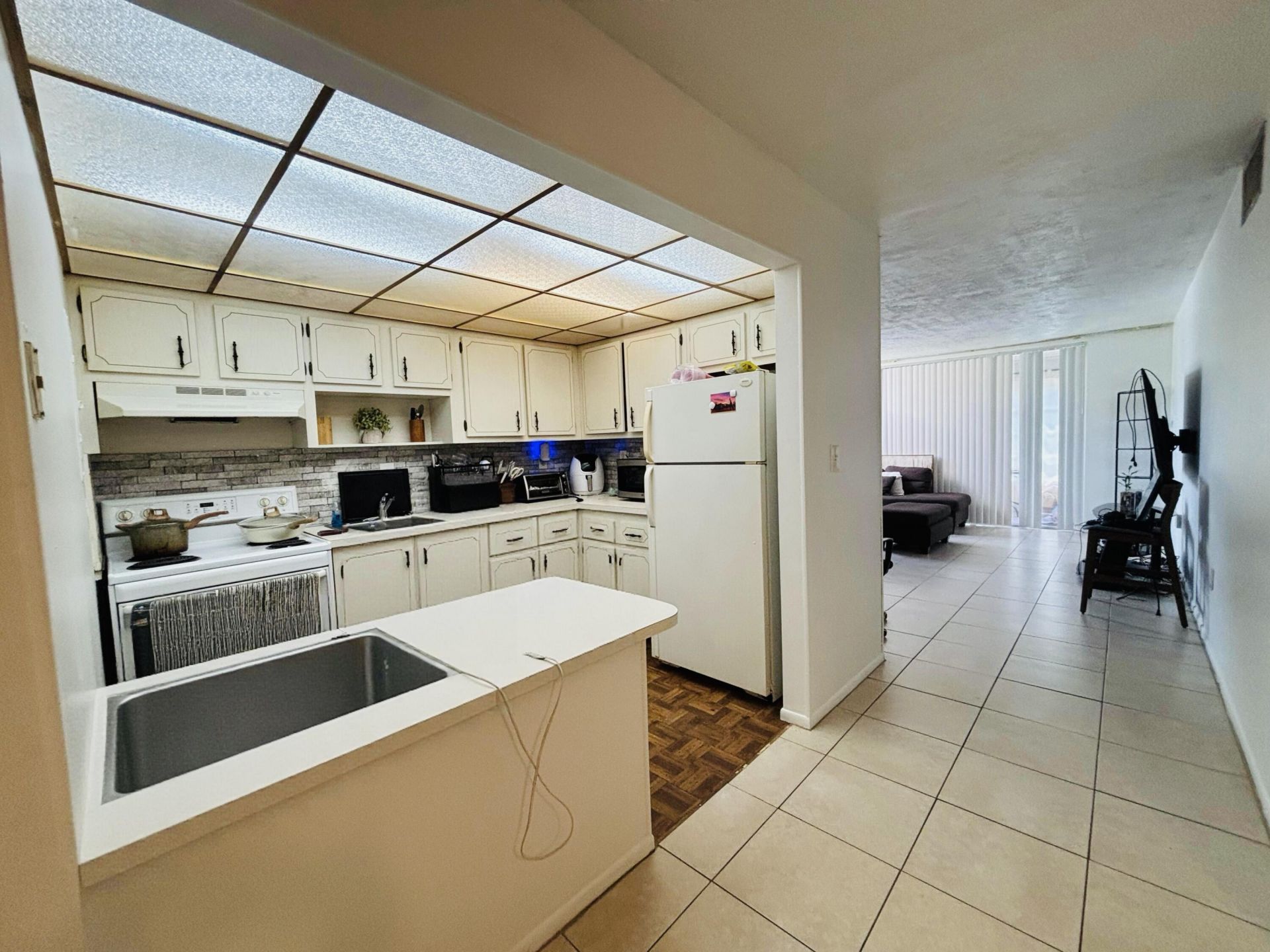 7300 NW 17th Street, Unit 202, Plantation, FL 33313 Photo