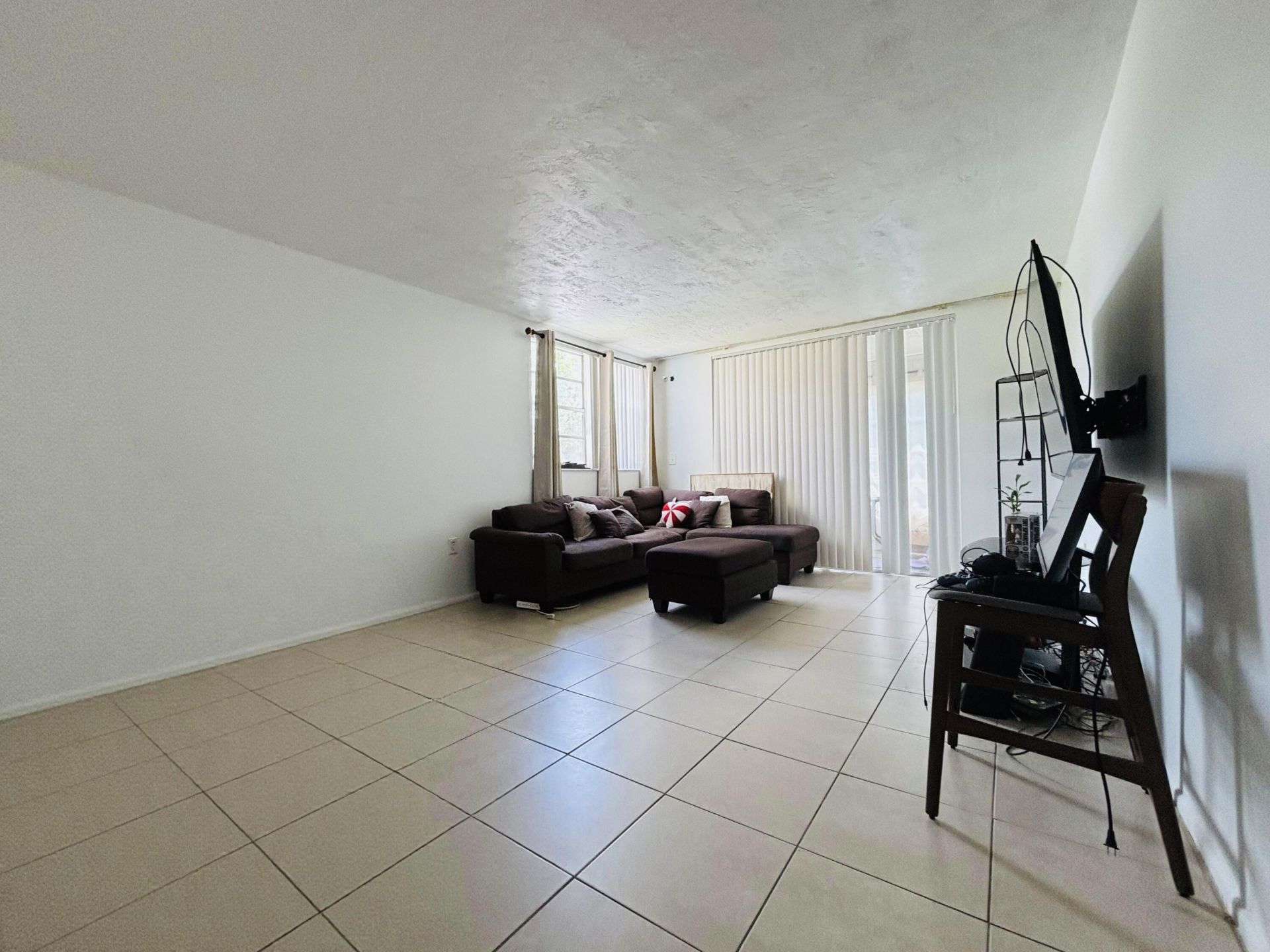 7300 NW 17th Street, Unit 202, Plantation, FL 33313 Photo