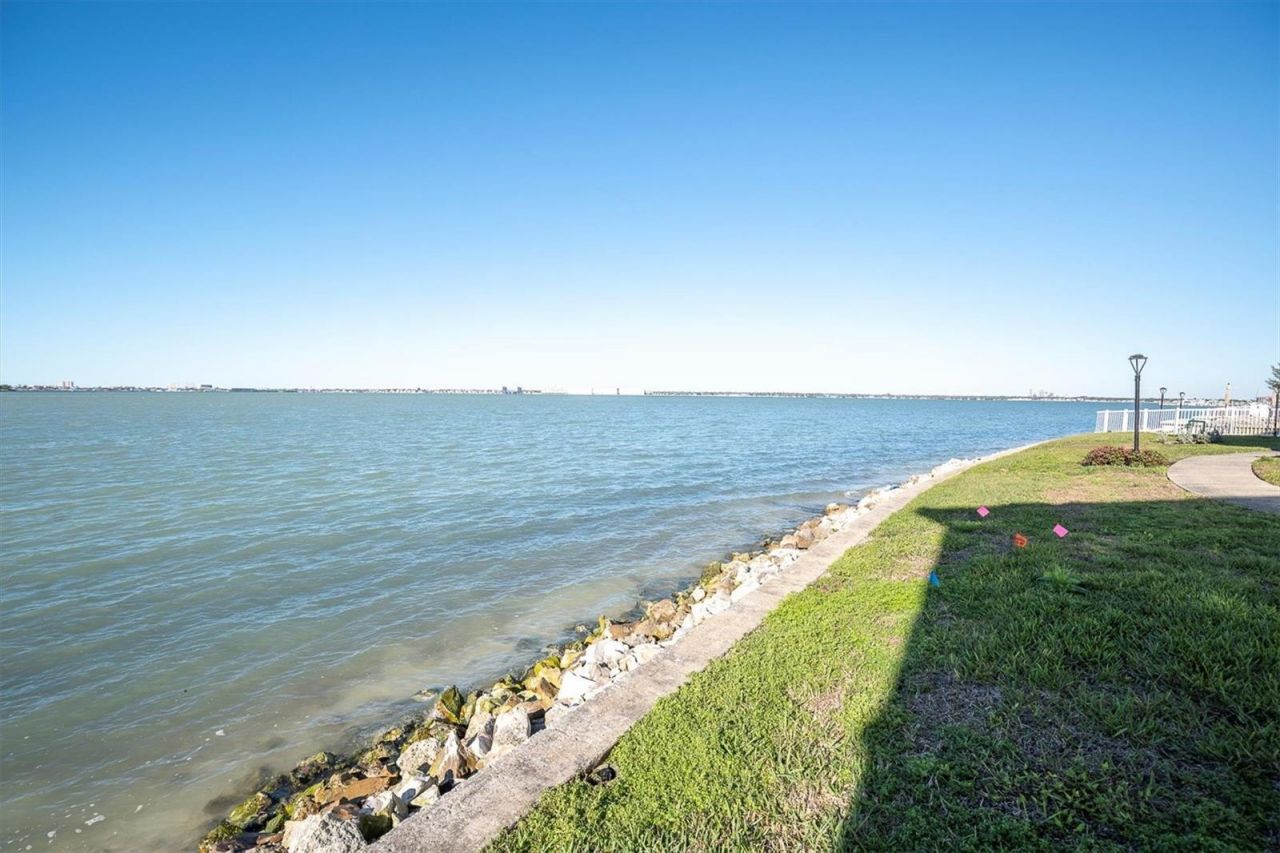 6265 Sun Boulevard, Unit 107, Saint Petersburg, FL 33715 Photo