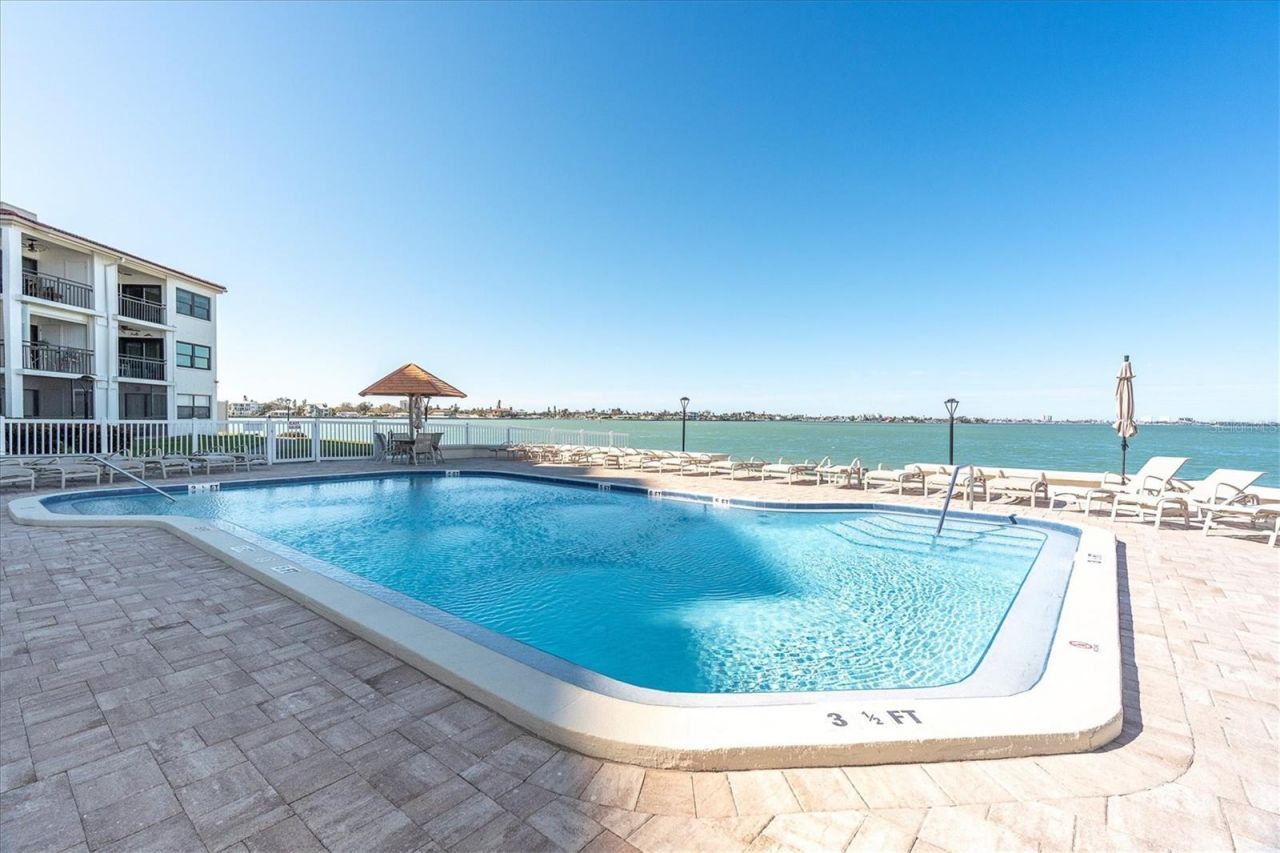 6265 Sun Boulevard, Unit 107, Saint Petersburg, FL 33715 Photo