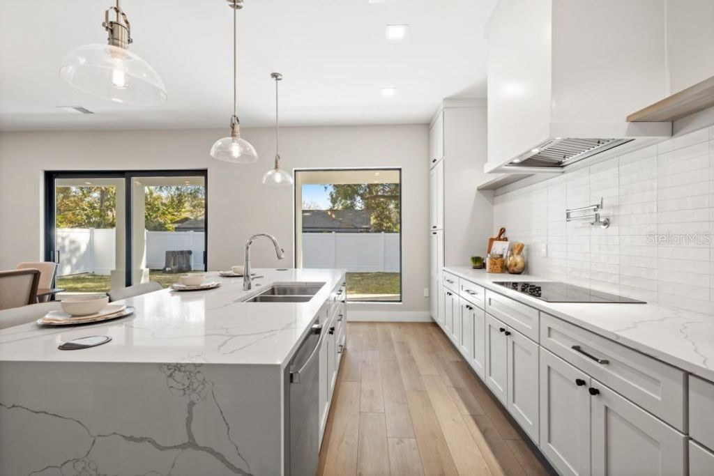 1217 Cloverlawn Avenue, Orlando, FL 32806 Photo