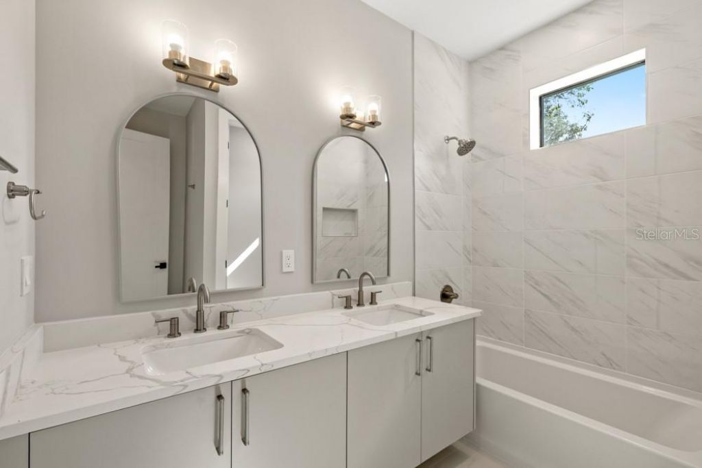 1217 Cloverlawn Avenue, Orlando, FL 32806 Photo