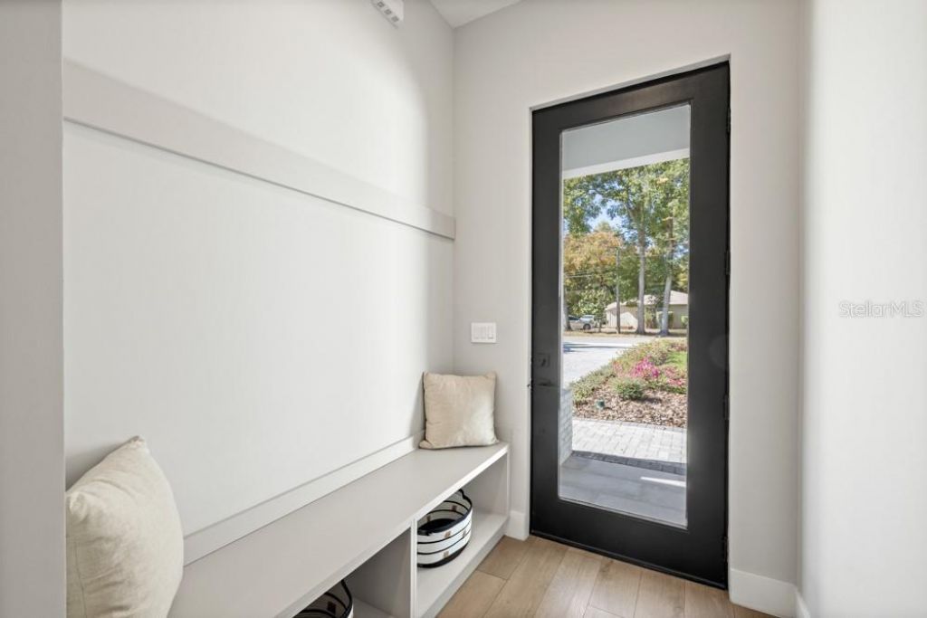 1217 Cloverlawn Avenue, Orlando, FL 32806 Photo