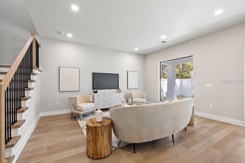 1217 Cloverlawn Avenue, Orlando, FL 32806 Photo