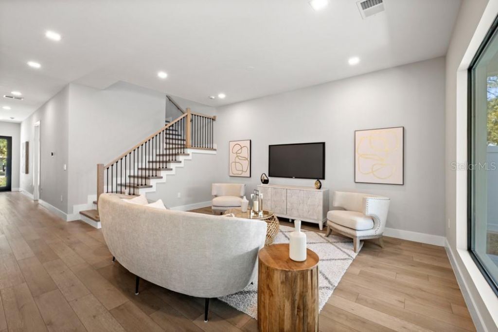 1217 Cloverlawn Avenue, Orlando, FL 32806 Photo