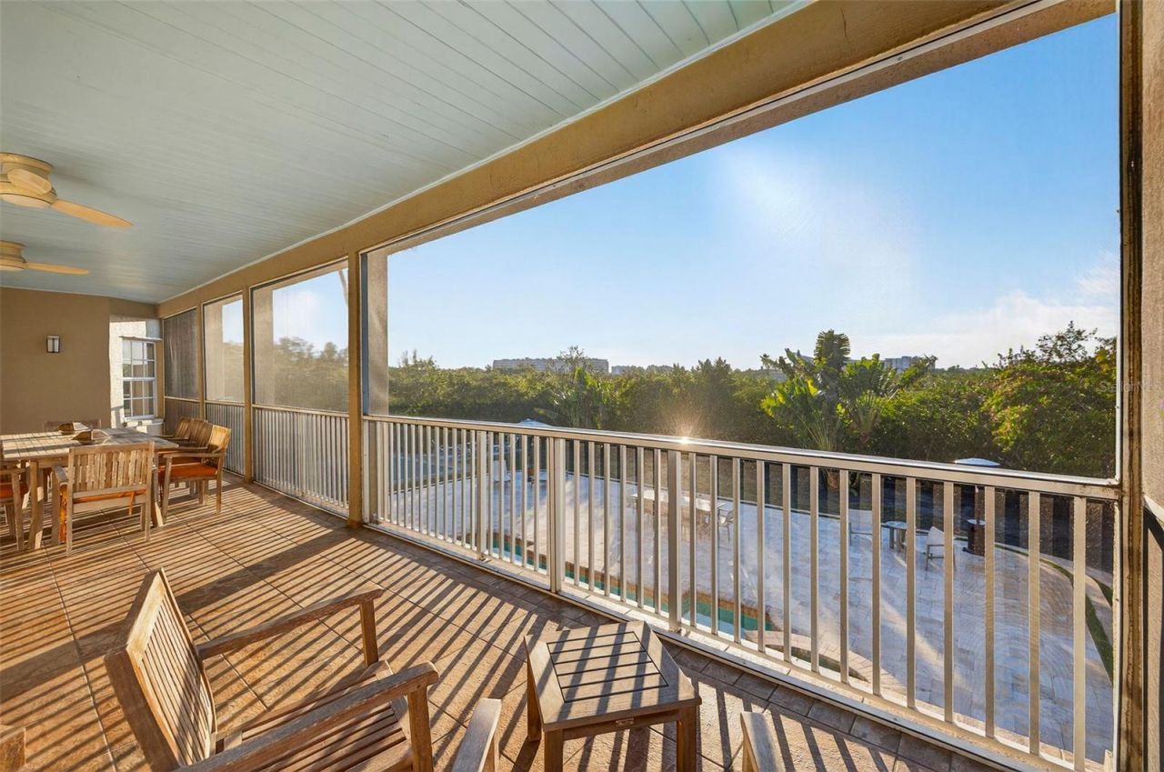 8880 Commodore Drive, Seminole, FL 33776 Photo