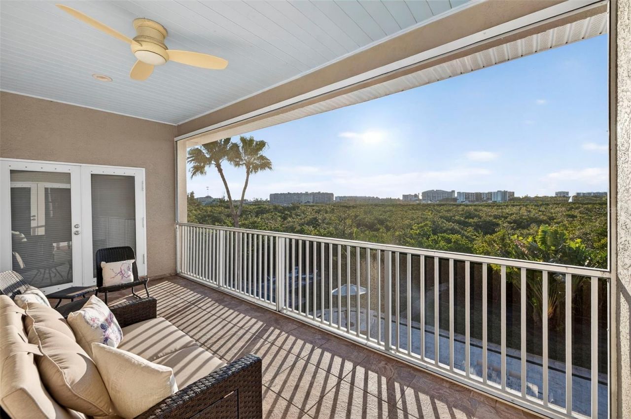 8880 Commodore Drive, Seminole, FL 33776 Photo