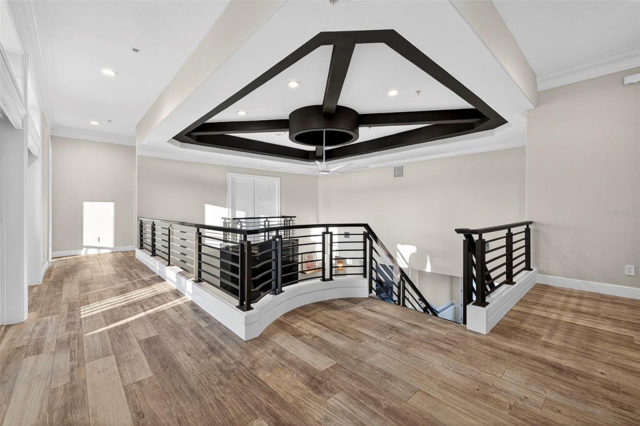 8880 Commodore Drive, Seminole, FL 33776 Photo