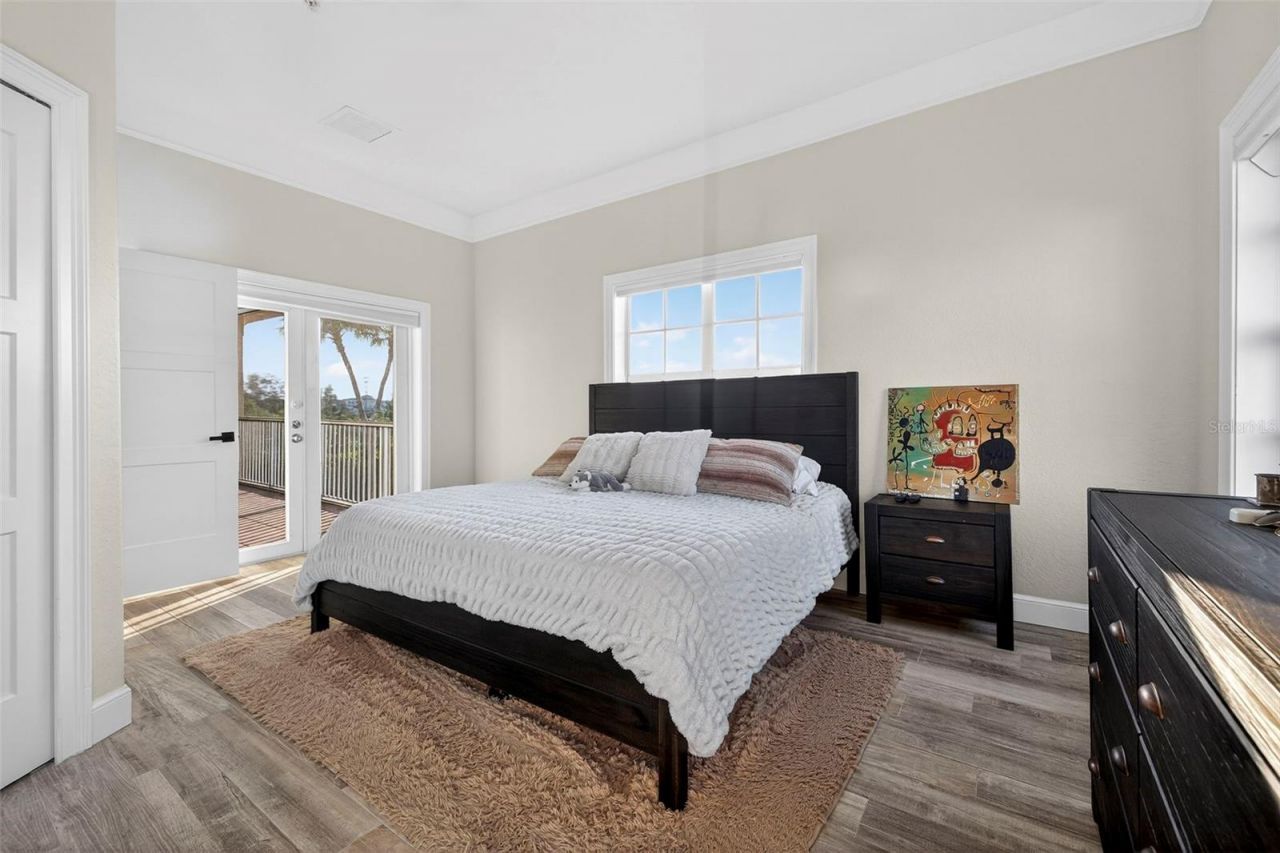 8880 Commodore Drive, Seminole, FL 33776 Photo