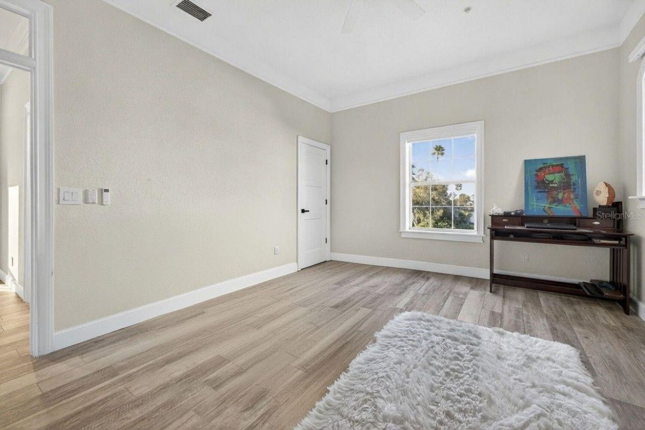 8880 Commodore Drive, Seminole, FL 33776 Photo