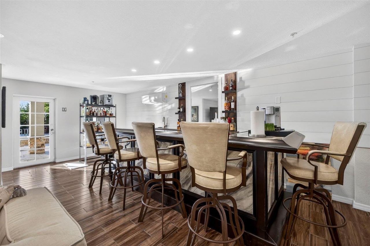 8880 Commodore Drive, Seminole, FL 33776 Photo