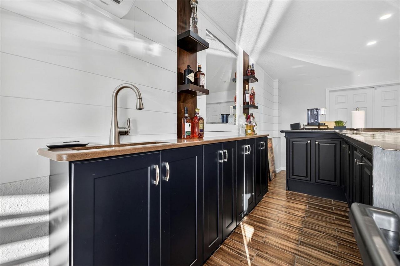 8880 Commodore Drive, Seminole, FL 33776 Photo