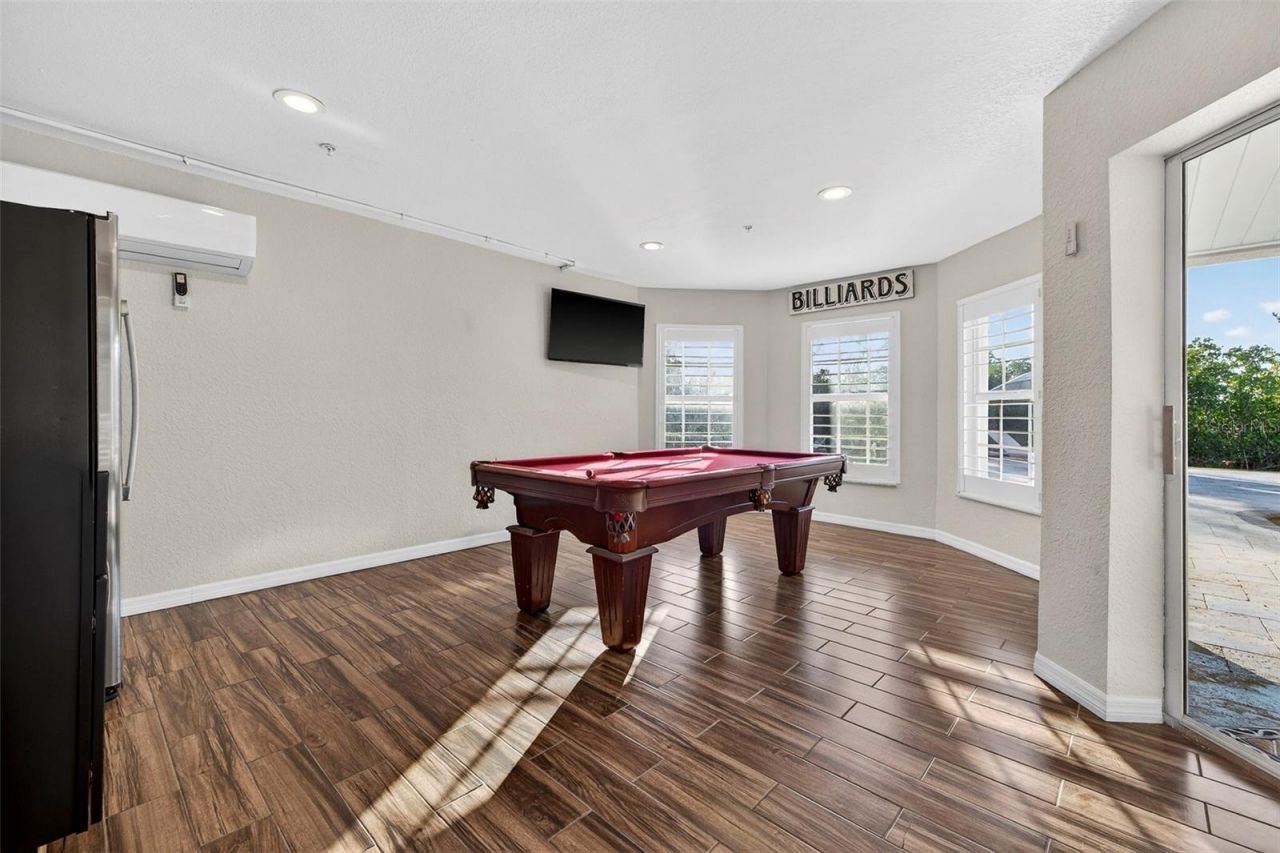 8880 Commodore Drive, Seminole, FL 33776 Photo