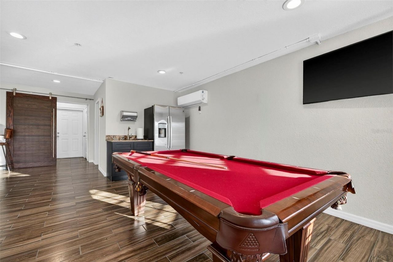 8880 Commodore Drive, Seminole, FL 33776 Photo