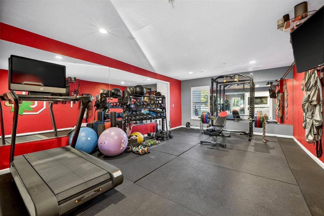 8880 Commodore Drive, Seminole, FL 33776 Photo