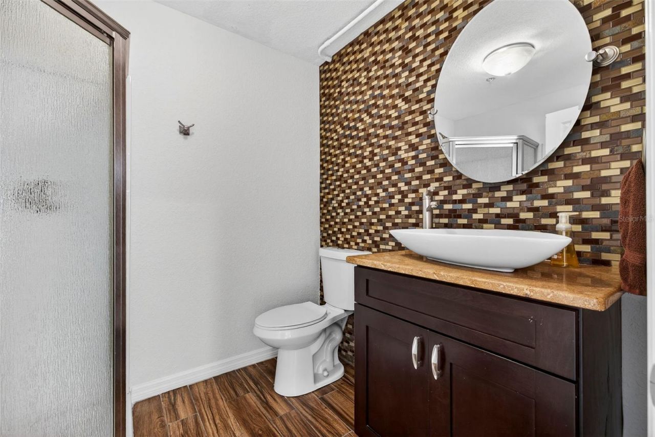 8880 Commodore Drive, Seminole, FL 33776 Photo