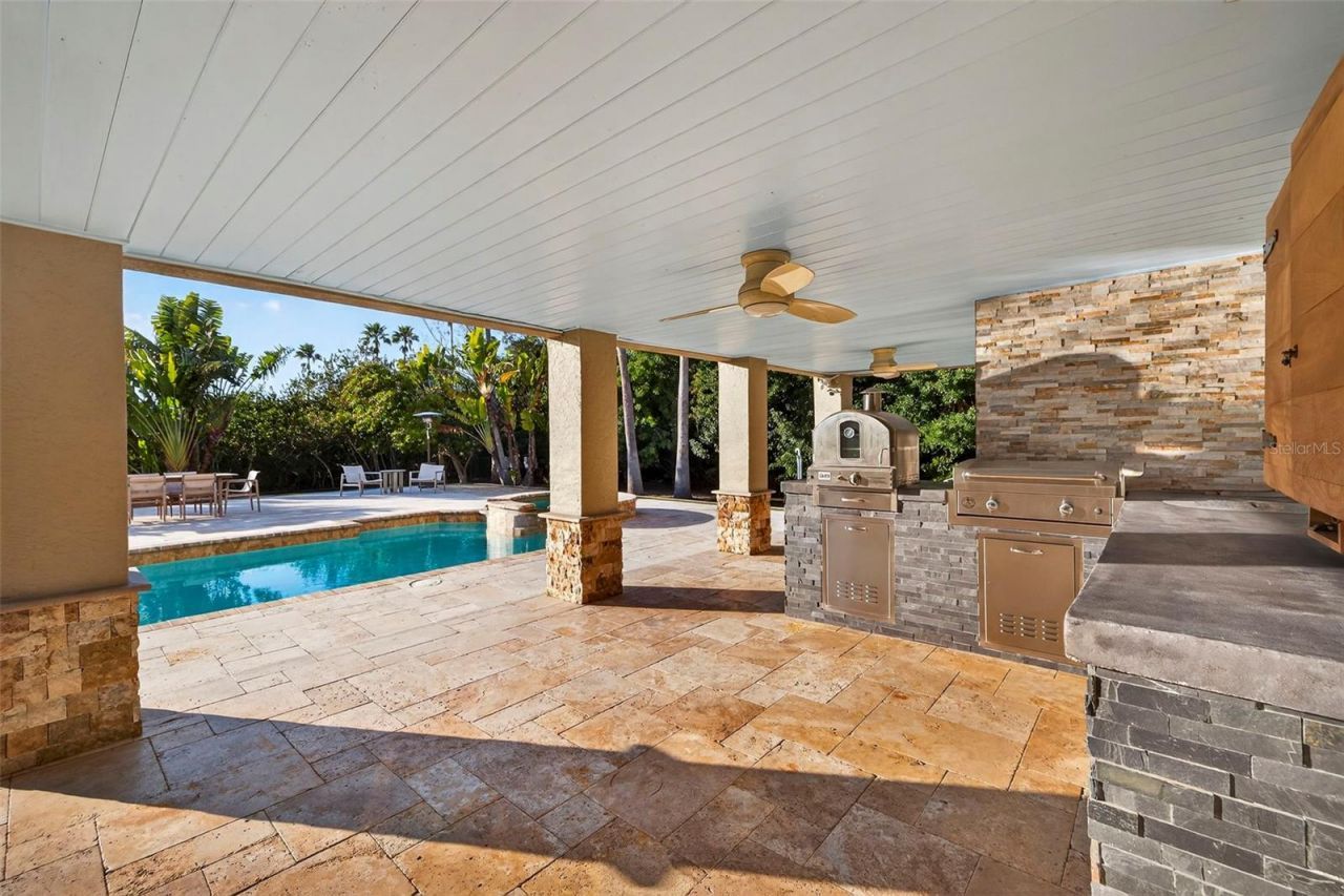 8880 Commodore Drive, Seminole, FL 33776 Photo