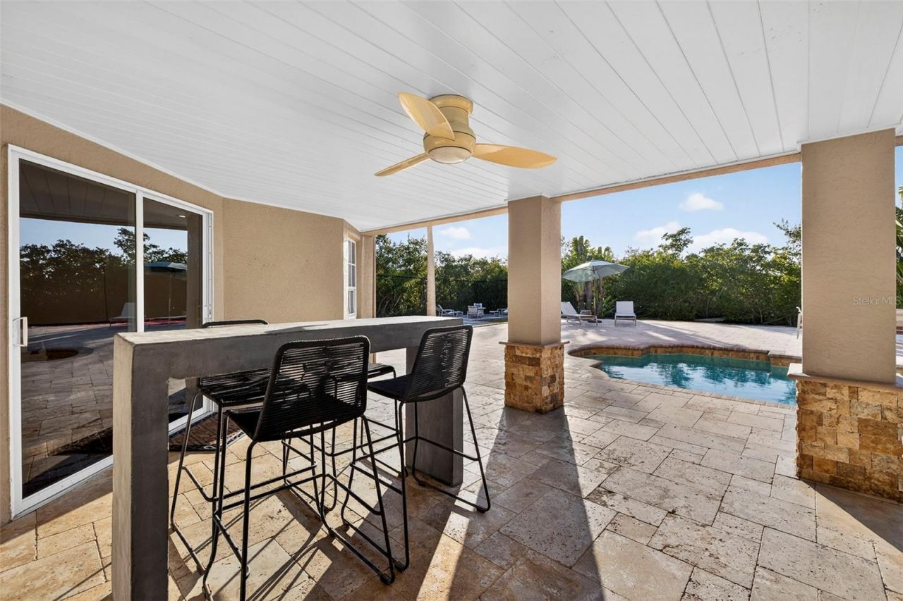 8880 Commodore Drive, Seminole, FL 33776 Photo