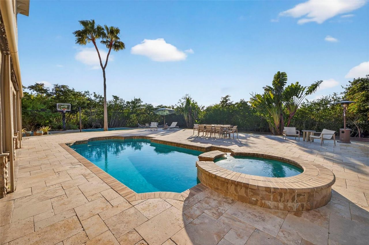 8880 Commodore Drive, Seminole, FL 33776 Photo