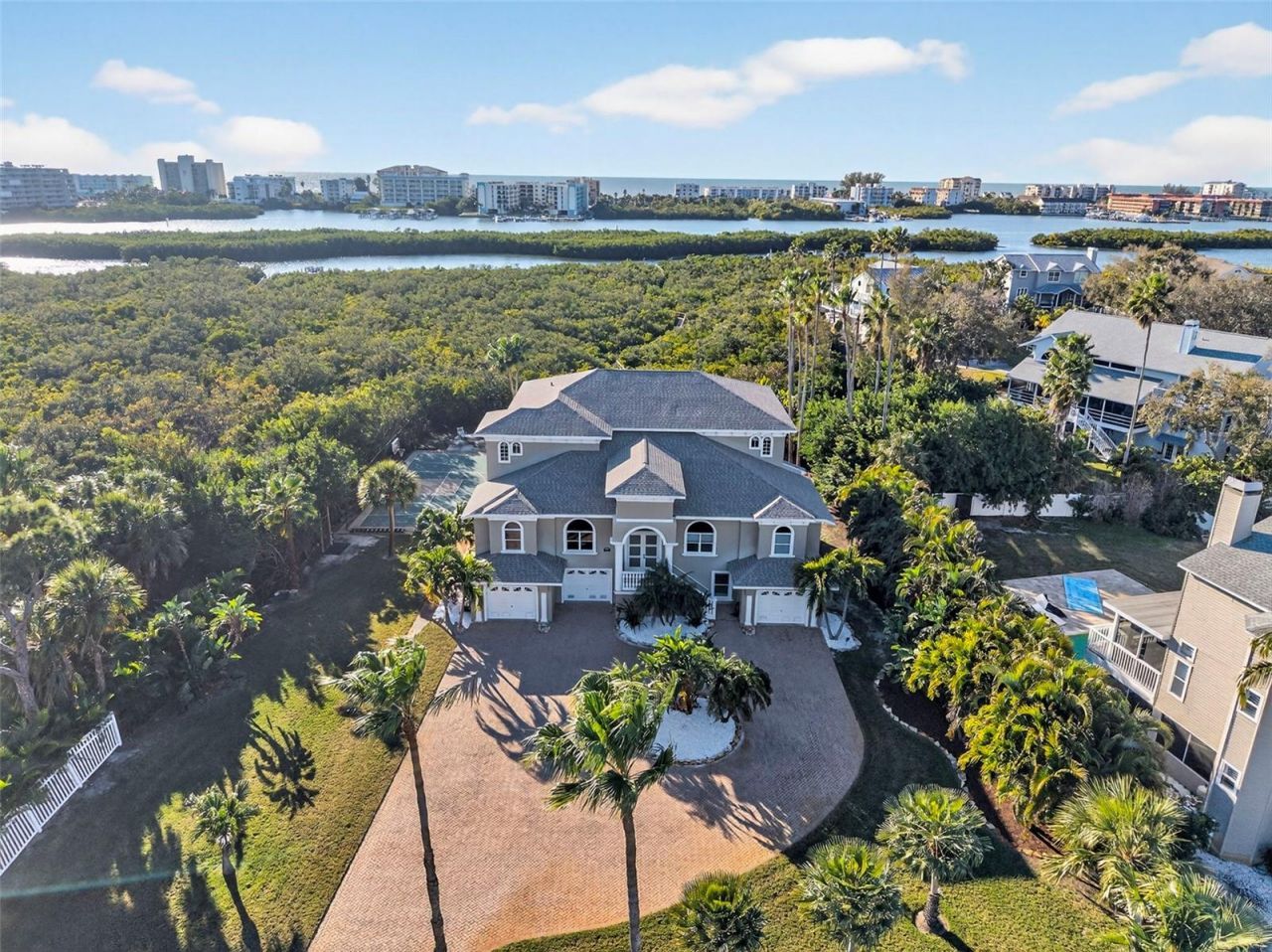 8880 Commodore Drive, Seminole, FL 33776 Photo