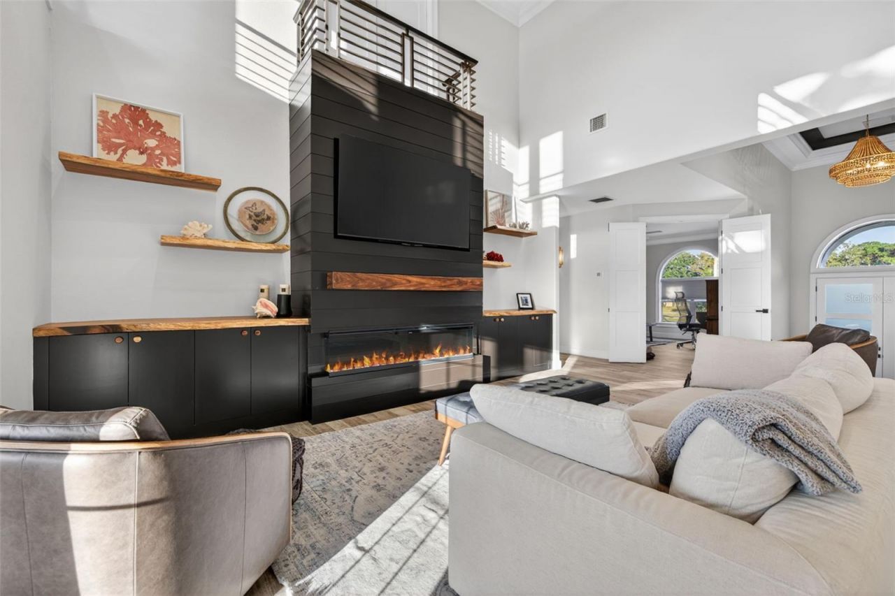 8880 Commodore Drive, Seminole, FL 33776 Photo