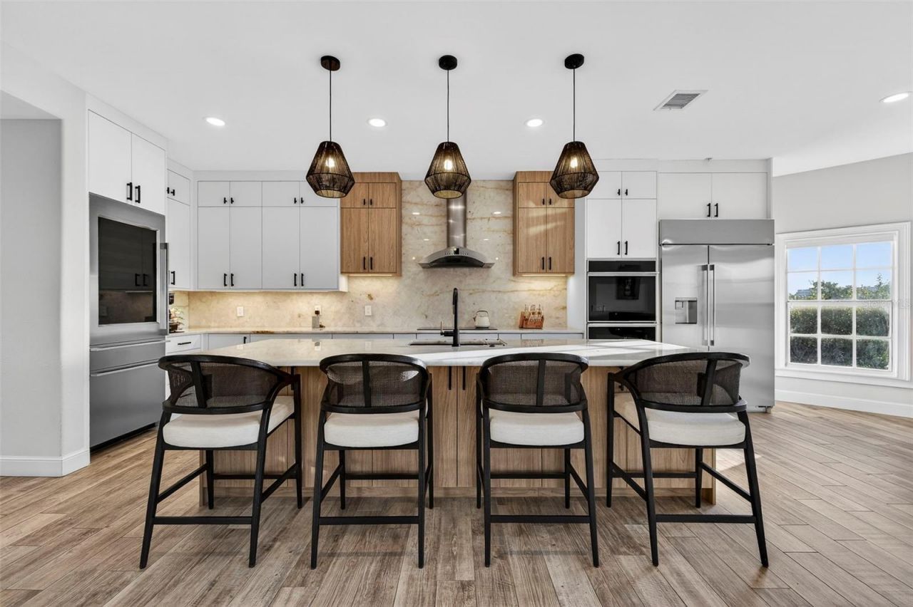 8880 Commodore Drive, Seminole, FL 33776 Photo