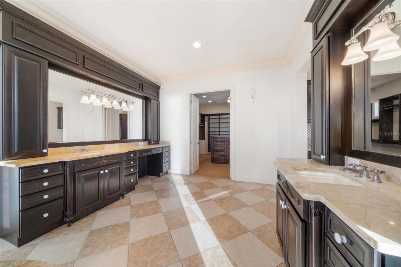 1040 Eldorado Avenue, Clearwater Beach, FL 33767 Photo