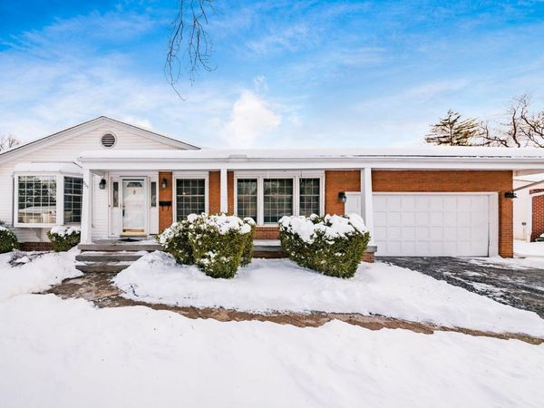 955 Amberly Place, Columbus, OH 43220