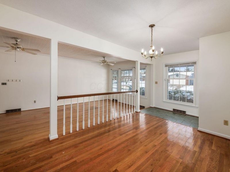 955 Amberly Place, Columbus, OH 43220 Photo 10