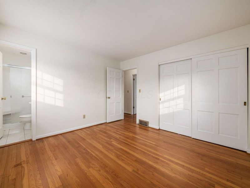 955 Amberly Place, Columbus, OH 43220 Photo 27