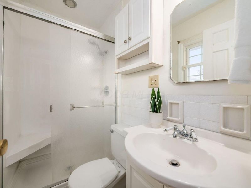 955 Amberly Place, Columbus, OH 43220 Photo 31